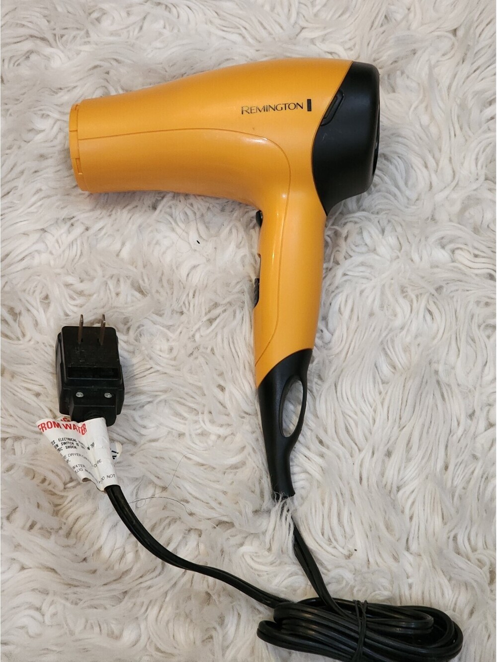 Remington D3015: Mid-Size Hair Dryer w/ Ionic Ceramic Technology - Light Orange